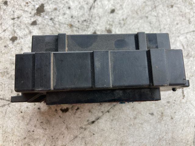 bontott DAEWOO NUBIRA Biztosítéktábla Doboz