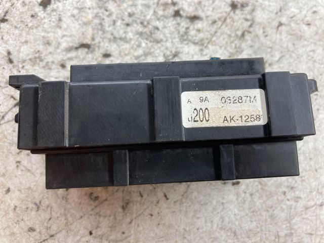 bontott DAEWOO NUBIRA Biztosítéktábla Doboz