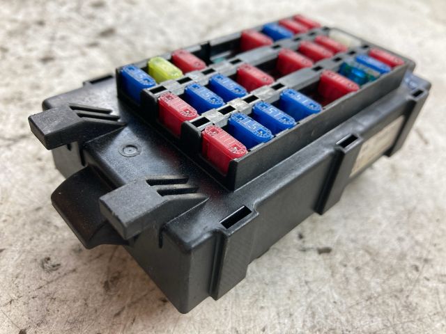 bontott DAEWOO NUBIRA Biztosítéktábla Doboz