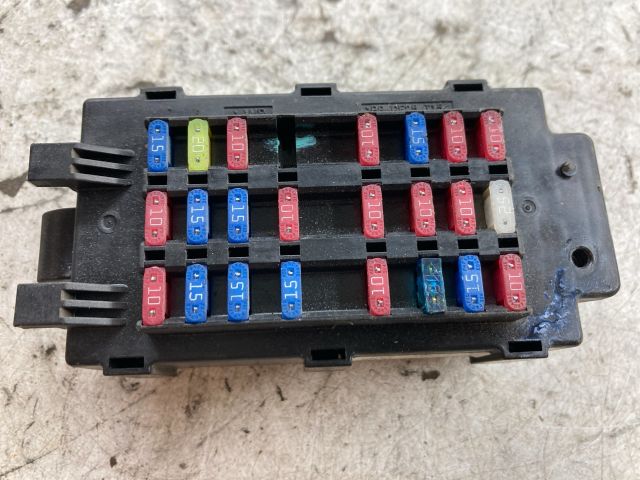 bontott DAEWOO NUBIRA Biztosítéktábla Doboz