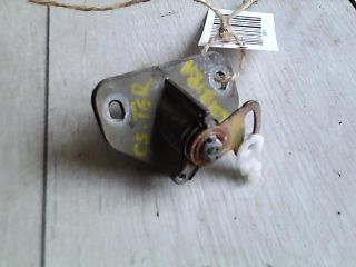 bontott DAEWOO NUBIRA Csomagtérajtó Zárbetét