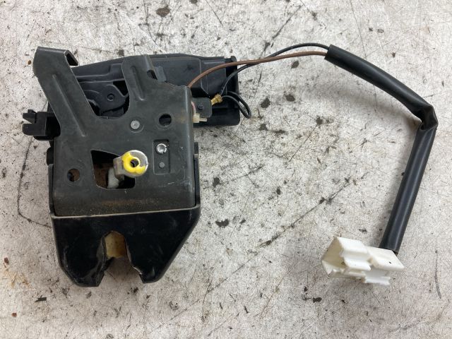 bontott DAEWOO NUBIRA Csomagtérajtó Zárszerkezet