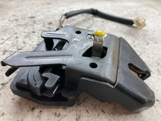 bontott DAEWOO NUBIRA Csomagtérajtó Zárszerkezet