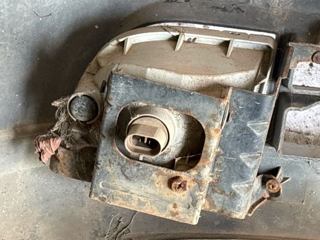 bontott DAEWOO NUBIRA Első Lökhárító (Részeivel)