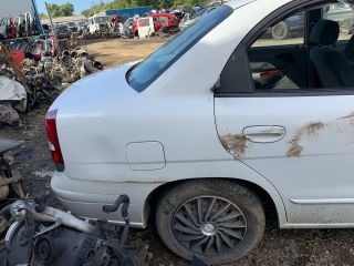 bontott DAEWOO NUBIRA Hátsó Lökhárító (Részeivel)