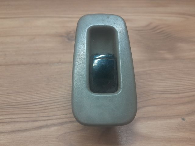 bontott DAEWOO NUBIRA Jobb első Ablakemelő Kapcsoló