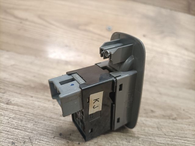 bontott DAEWOO NUBIRA Jobb első Ablakemelő Kapcsoló