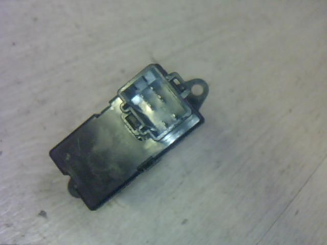 bontott DAEWOO NUBIRA Jobb első Ablakemelő Kapcsoló