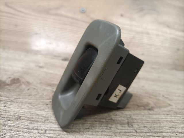 bontott DAEWOO NUBIRA Jobb első Ablakemelő Kapcsoló