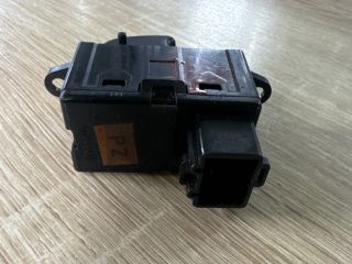 bontott DAEWOO NUBIRA Jobb első Ablakemelő Kapcsoló