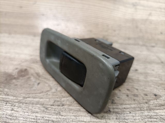 bontott DAEWOO NUBIRA Jobb első Ablakemelő Kapcsoló