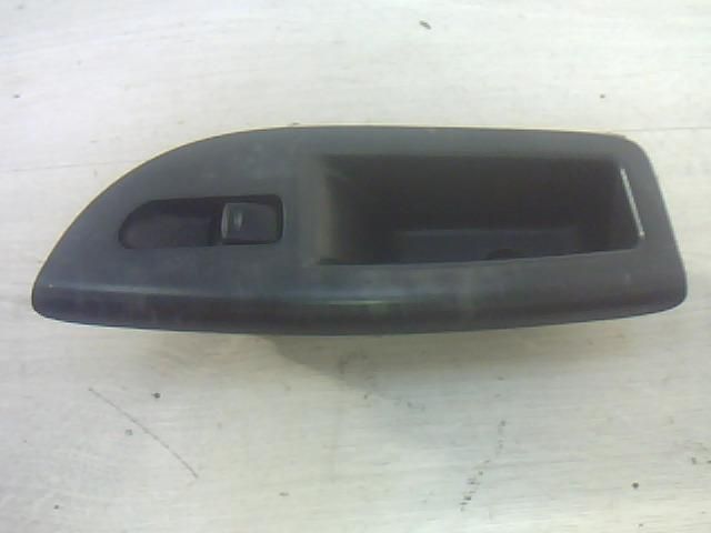 bontott DAEWOO NUBIRA Jobb első Ablakemelő Kapcsoló