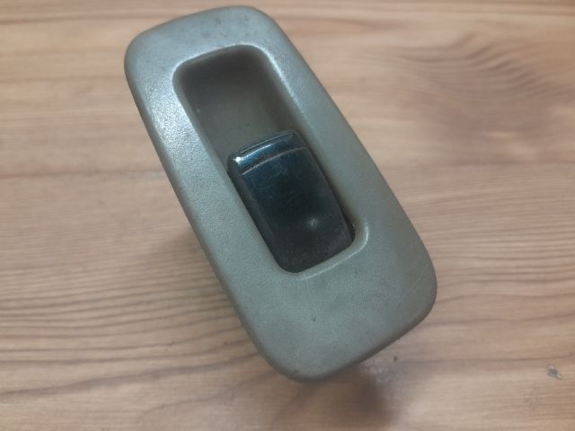 bontott DAEWOO NUBIRA Jobb első Ablakemelő Kapcsoló