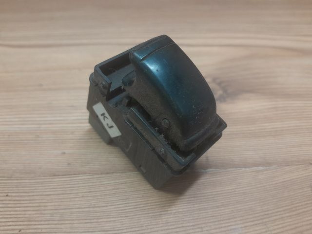 bontott DAEWOO NUBIRA Jobb hátsó Ablakemelő Kapcsoló