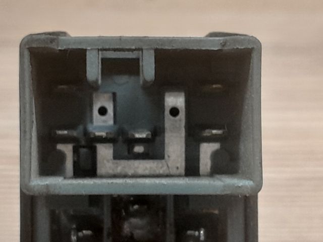 bontott DAEWOO NUBIRA Jobb hátsó Ablakemelő Kapcsoló