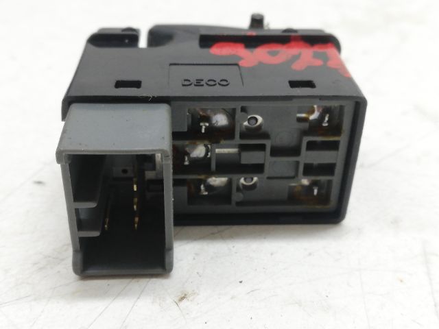 bontott DAEWOO NUBIRA Jobb hátsó Ablakemelő Kapcsoló