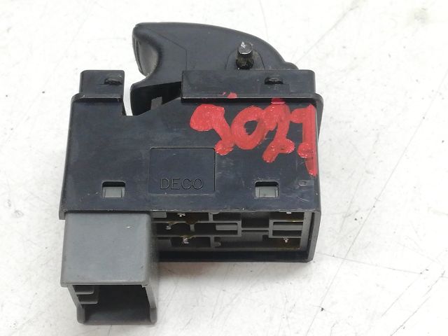 bontott DAEWOO NUBIRA Jobb hátsó Ablakemelő Kapcsoló