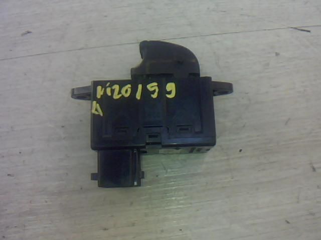 bontott DAEWOO NUBIRA Jobb hátsó Ablakemelő Kapcsoló