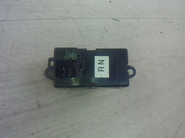 bontott DAEWOO NUBIRA Jobb hátsó Ablakemelő Kapcsoló