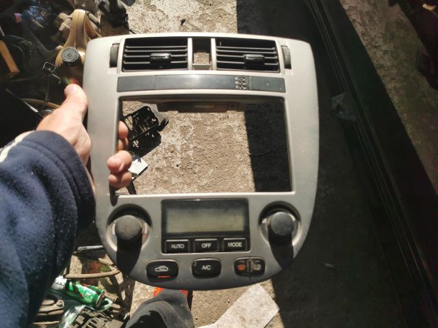 bontott DAEWOO NUBIRA Középkonzol Keret