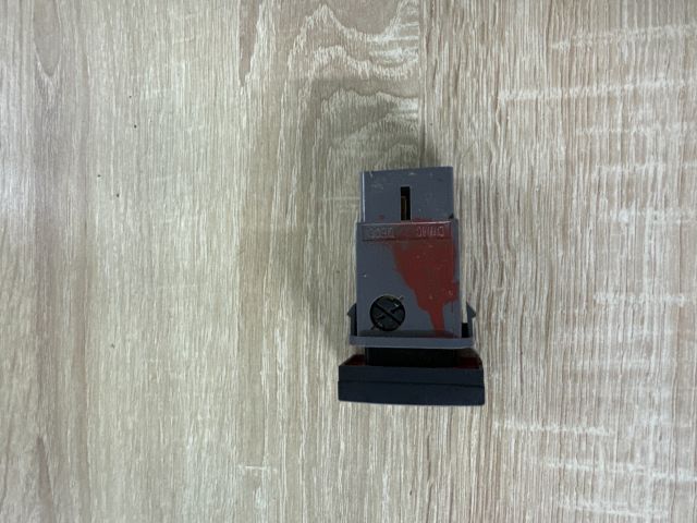 bontott DAEWOO NUBIRA Vészvillogó Kapcsoló