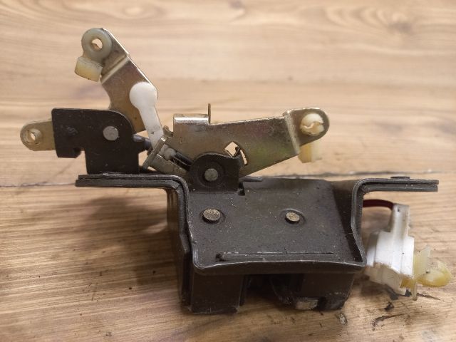 bontott DAEWOO REZZO Csomagtérajtó Zárszerkezet