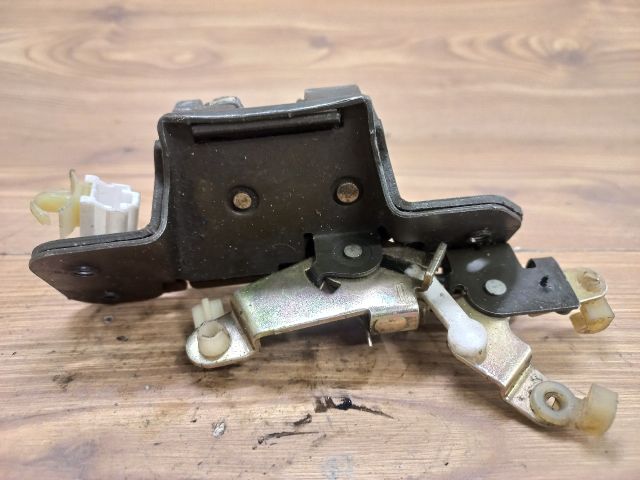 bontott DAEWOO REZZO Csomagtérajtó Zárszerkezet