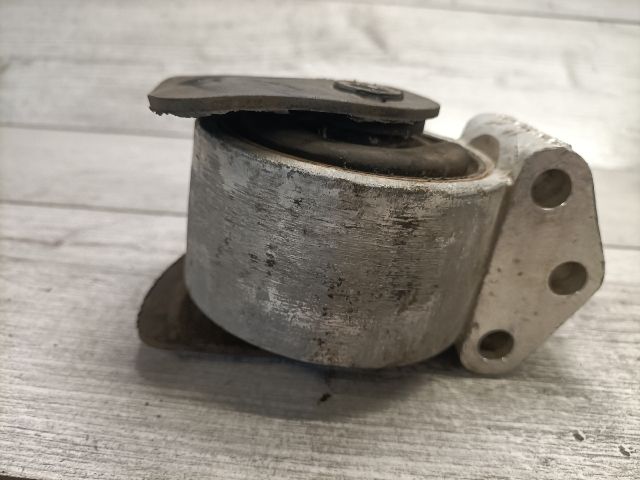 bontott DAEWOO TACUMA Motor Tartó Bak Jobb