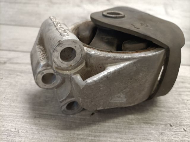 bontott DAEWOO TACUMA Motor Tartó Bak Jobb