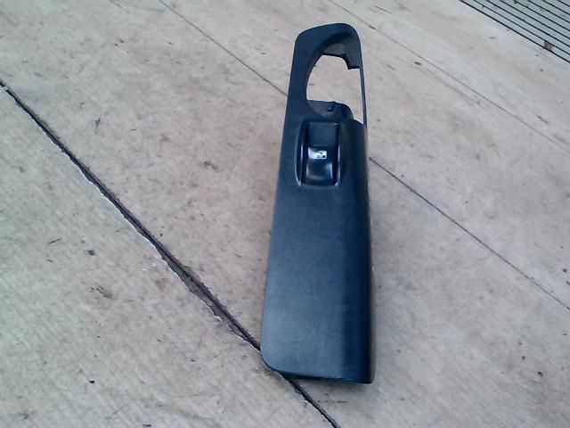 bontott DAEWOO TACUMA Bal hátsó Ablakemelő Kapcsoló