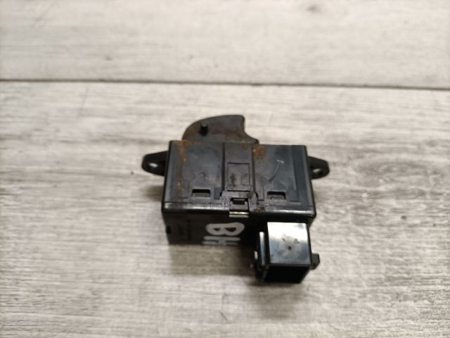 bontott DAEWOO TACUMA Bal hátsó Ablakemelő Kapcsoló