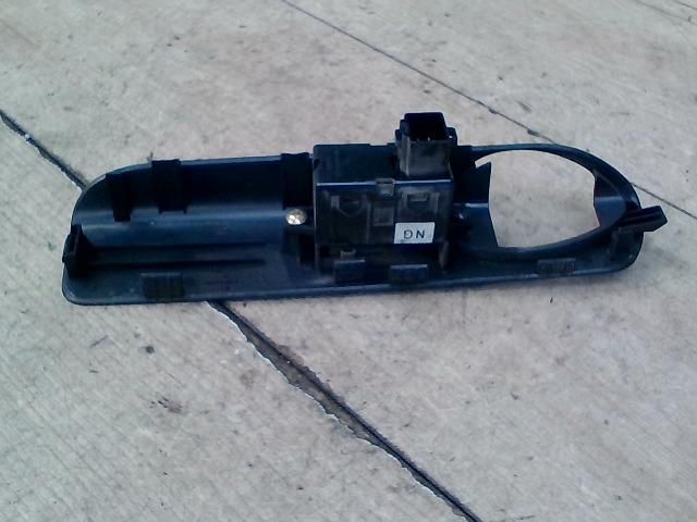 bontott DAEWOO TACUMA Bal hátsó Ablakemelő Kapcsoló