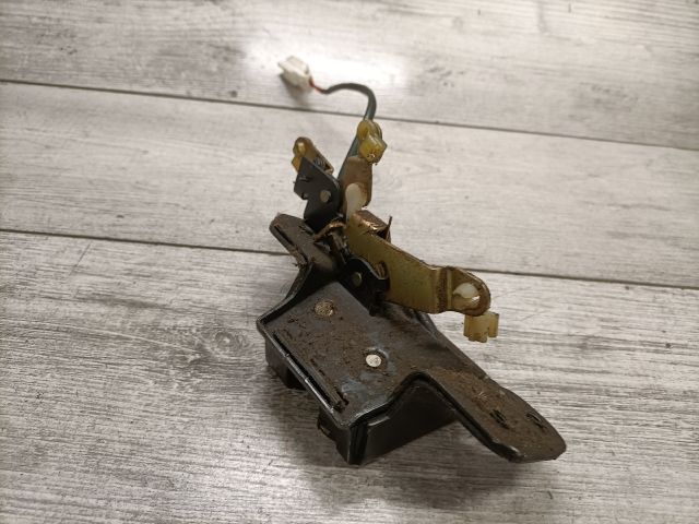 bontott DAEWOO TACUMA Csomagtérajtó Zárszerkezet