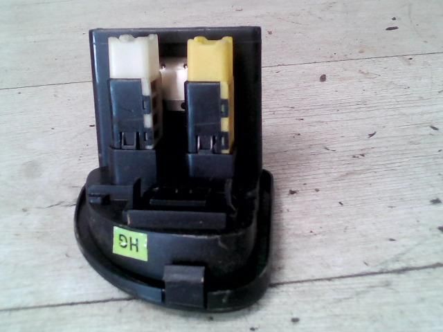 bontott DAEWOO TACUMA Hátsó Ködzárófény Kapcsoló