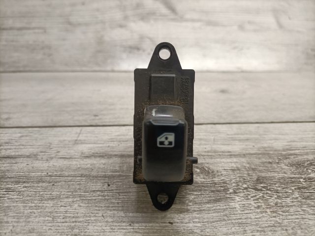 bontott DAEWOO TACUMA Jobb első Ablakemelő Kapcsoló