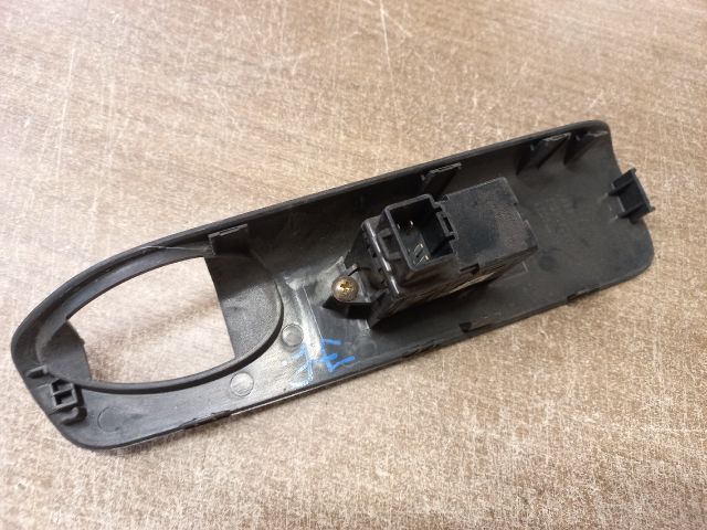bontott DAEWOO TACUMA Jobb első Ablakemelő Kapcsoló