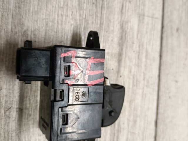 bontott DAEWOO TACUMA Jobb első Ablakemelő Kapcsoló