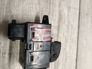 bontott DAEWOO TACUMA Jobb első Ablakemelő Kapcsoló