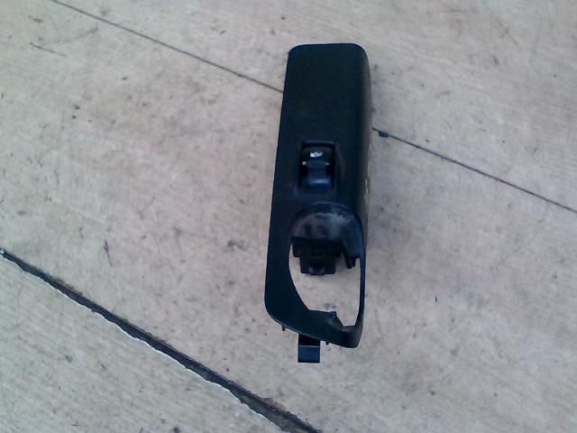 bontott DAEWOO TACUMA Jobb hátsó Ablakemelő Kapcsoló