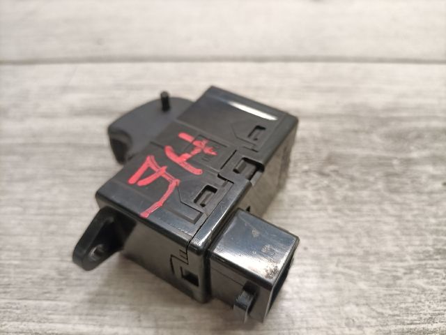 bontott DAEWOO TACUMA Jobb hátsó Ablakemelő Kapcsoló