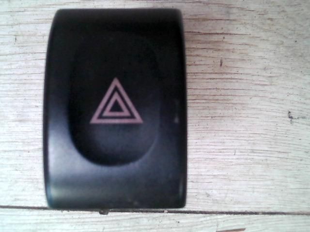 bontott DAEWOO TACUMA Vészvillogó Kapcsoló