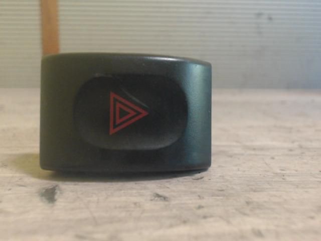 bontott DAEWOO TACUMA Vészvillogó Kapcsoló