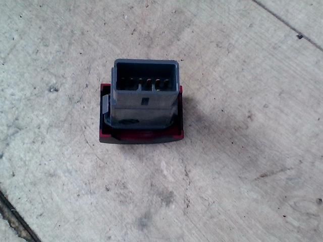 bontott DAEWOO TACUMA Vészvillogó Kapcsoló