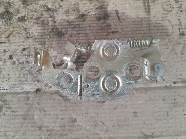 bontott DAEWOO TICO Csomagtérajtó Ütköző