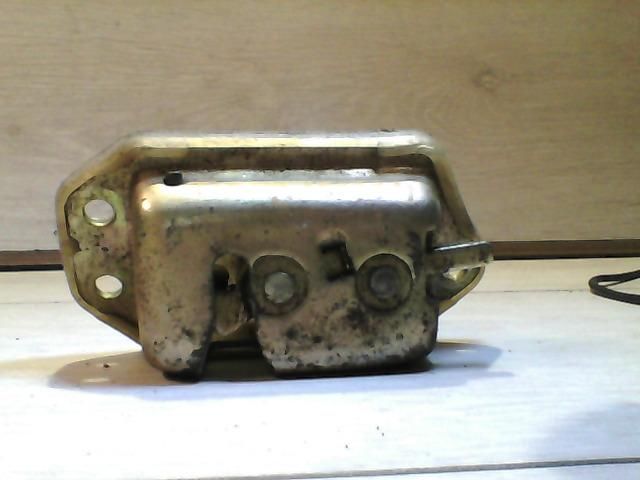 bontott DAEWOO TICO Csomagtérajtó Zárbetét