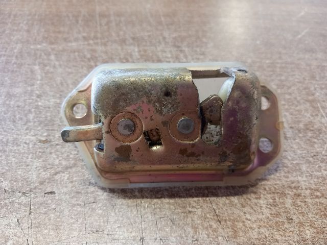 bontott DAEWOO TICO Csomagtérajtó Zárszerkezet