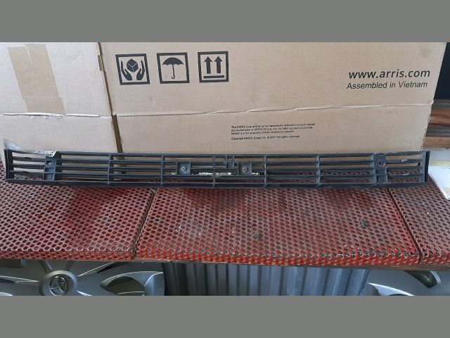 bontott DAIHATSU APPLAUSE Hűtőrács