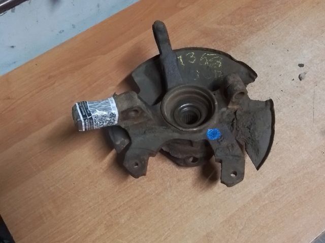 bontott DAIHATSU CHARADE Jobb első Csonkállvány Kerékaggyal