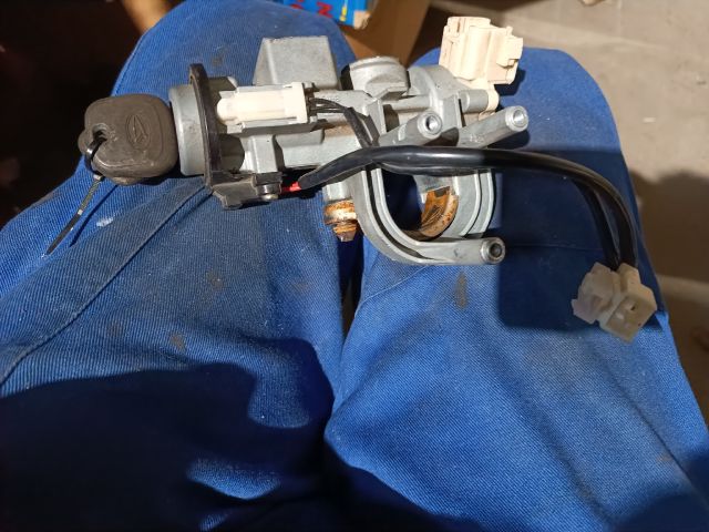bontott DAIHATSU CHARADE Gyújtáskapcsoló