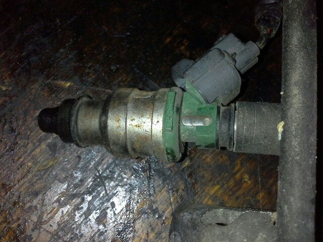 bontott DAIHATSU CHARADE Porlasztó (1 db)